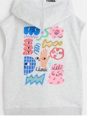 H&M Light Gray Hooded Graphic Tank with Multicolor Playful Print